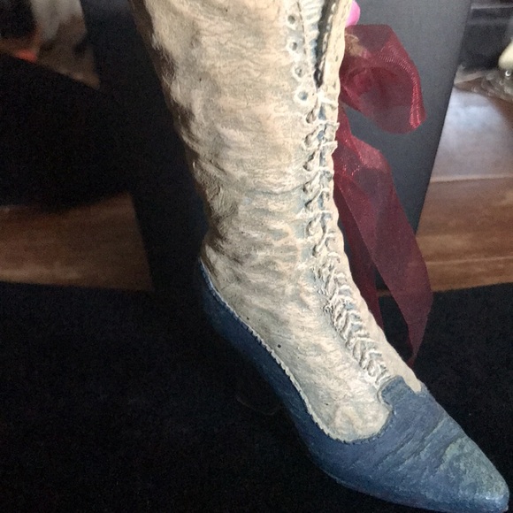 Mini old fashioned high heel shoe/ boot - Picture 4 of 5